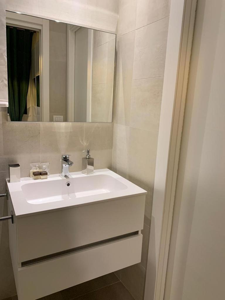 Gatto Bianco Apartment Bari Exterior photo