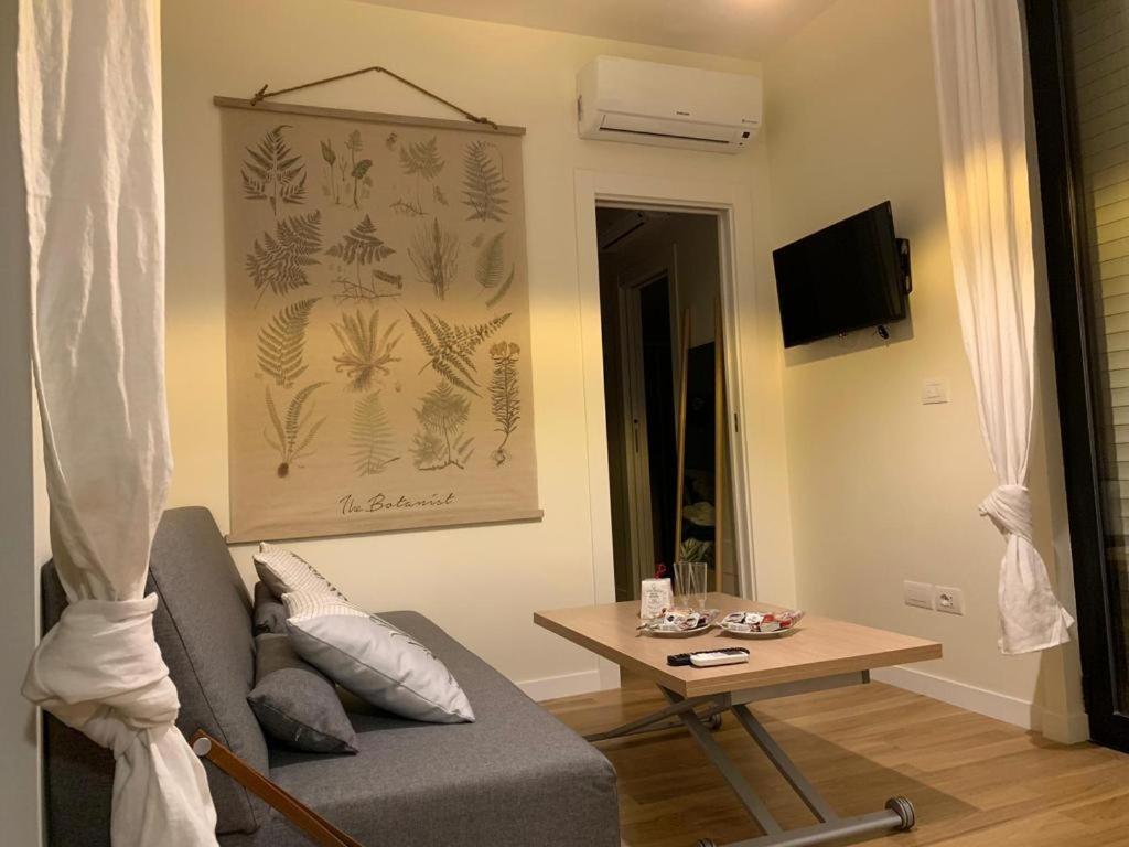 Gatto Bianco Apartment Bari Exterior photo
